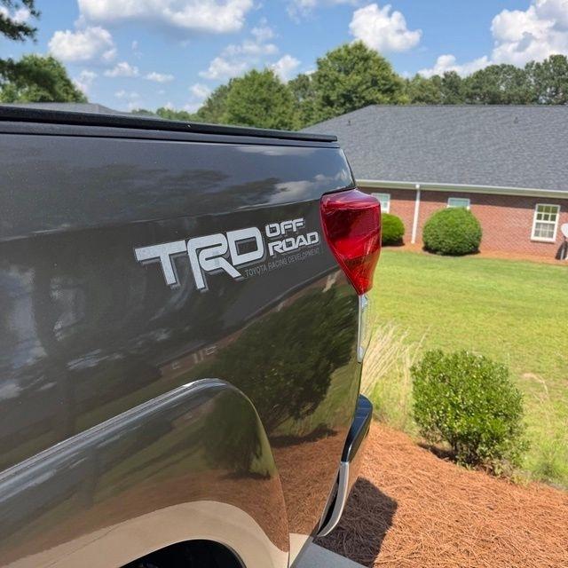 Toyota Tundra  2011