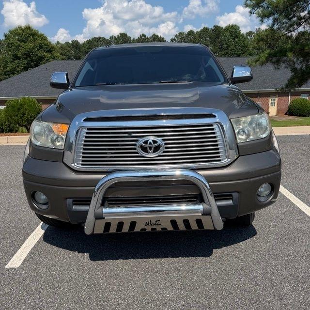 Toyota Tundra  2011