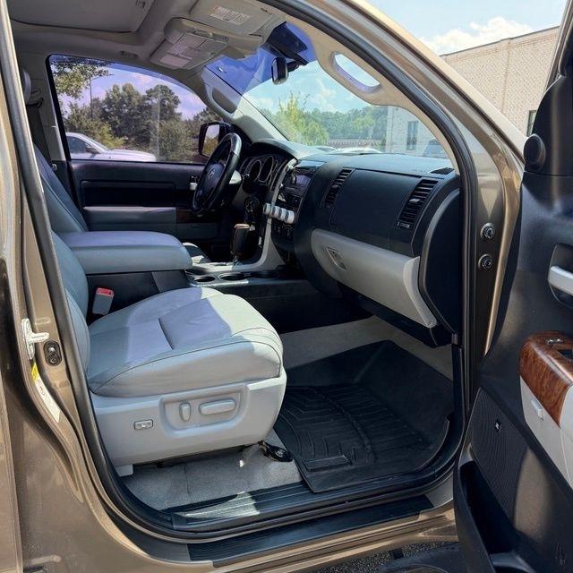 Toyota Tundra  2011