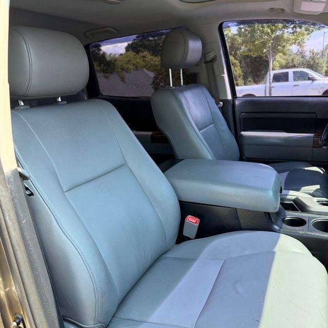 Toyota Tundra  2011