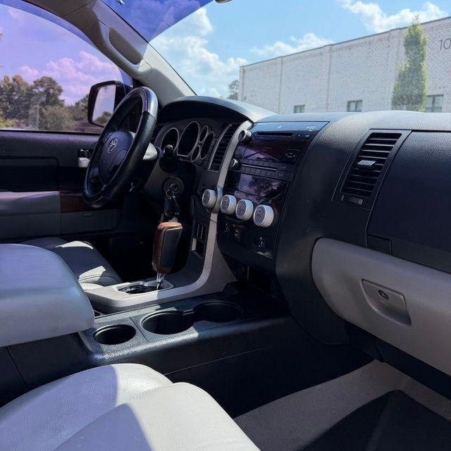 Toyota Tundra  2011