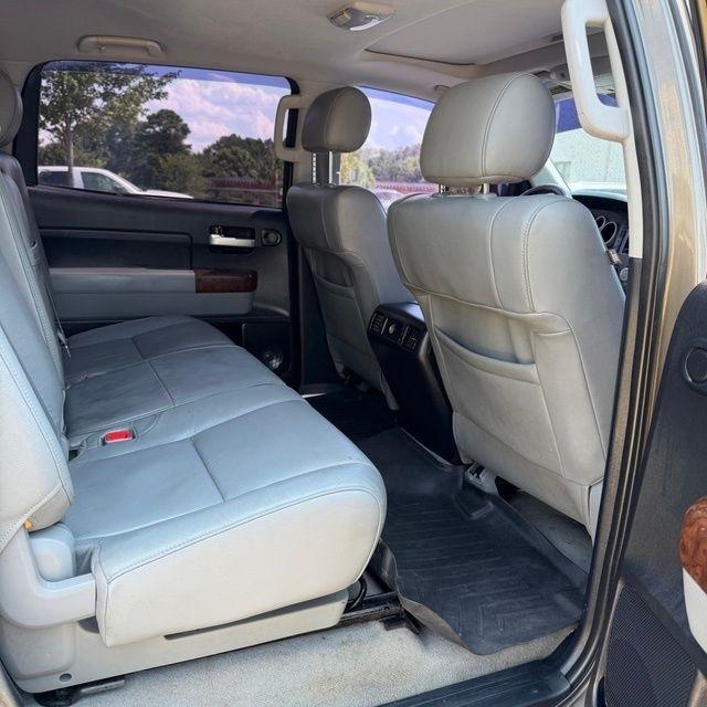 Toyota Tundra  2011