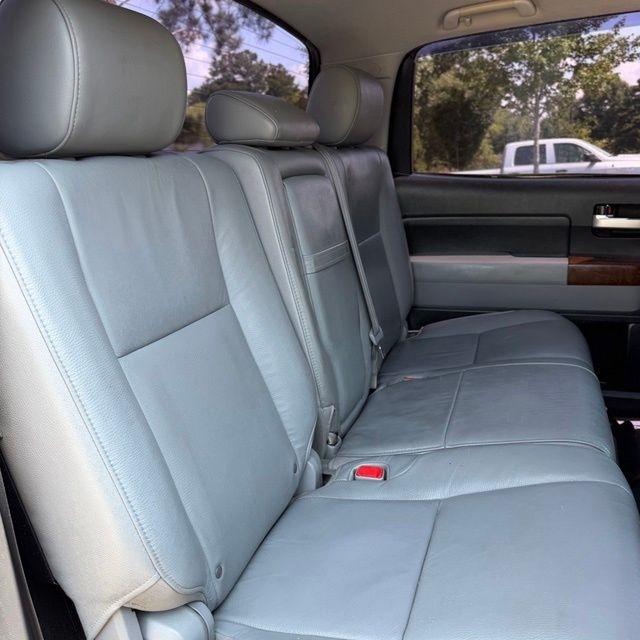 Toyota Tundra  2011