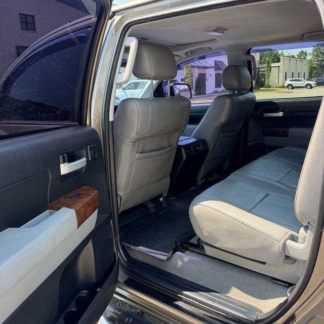 Toyota Tundra  2011