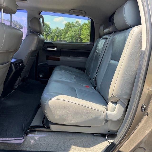 Toyota Tundra  2011