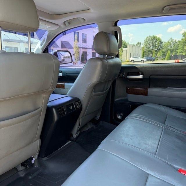 Toyota Tundra  2011