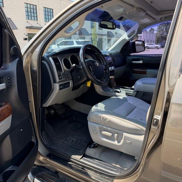 Toyota Tundra  2011