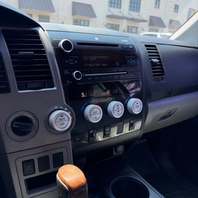 Toyota Tundra  2011