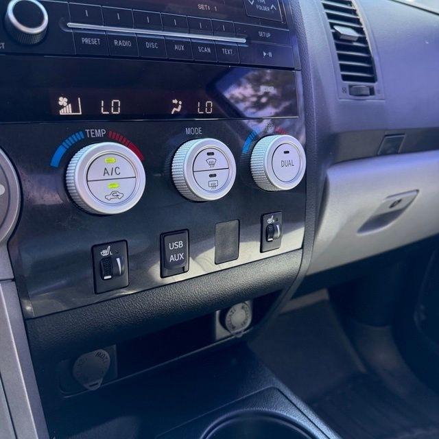 Toyota Tundra  2011