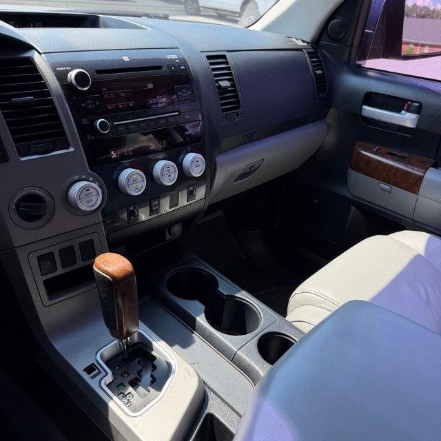 Toyota Tundra  2011