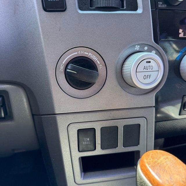 Toyota Tundra  2011