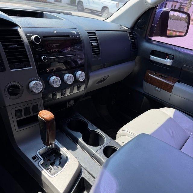 Toyota Tundra  2011