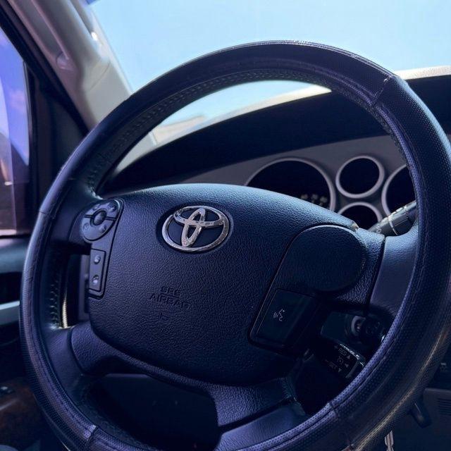 Toyota Tundra  2011