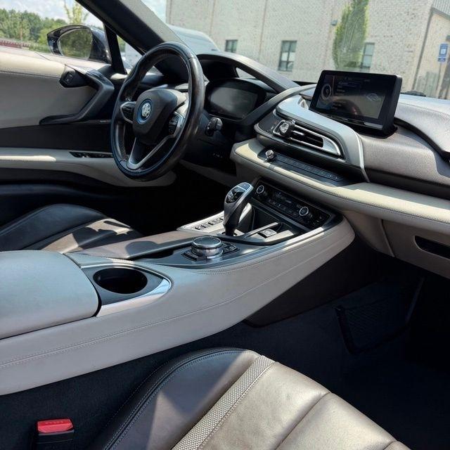BMW i8  2016