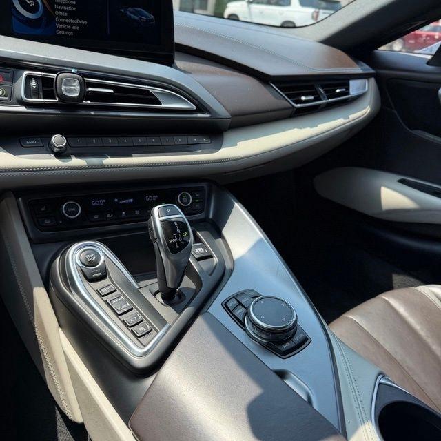 BMW i8  2016