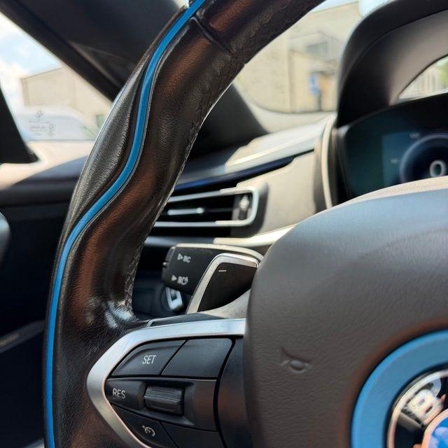 BMW i8  2016