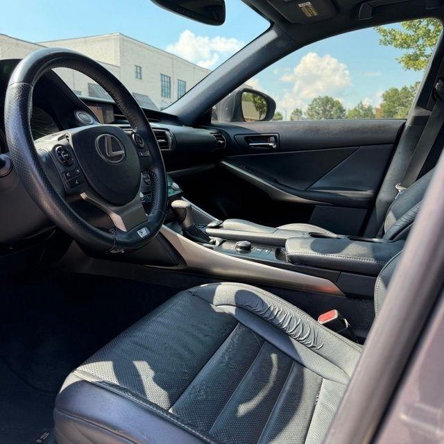 Lexus IS  2014
