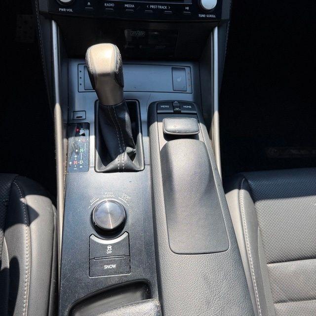 Lexus IS  2014