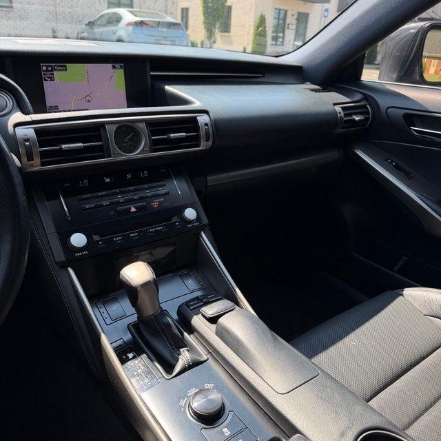 Lexus IS  2014
