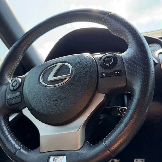 Lexus IS  2014