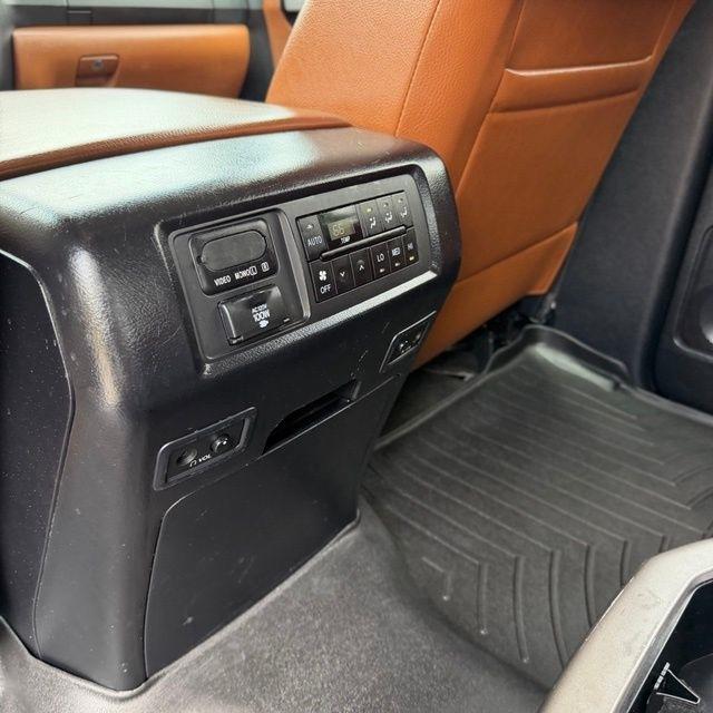 Toyota Sequoia  2013