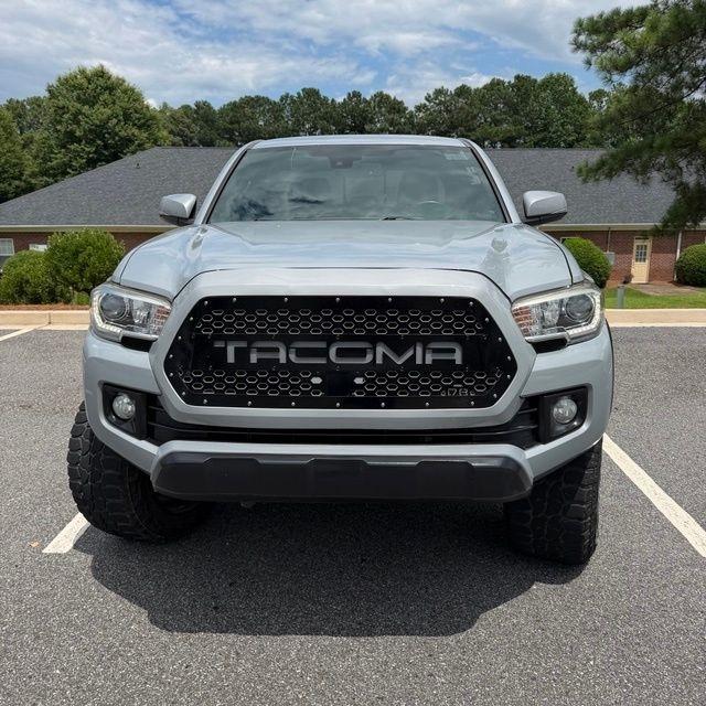 Toyota Tacoma  2018