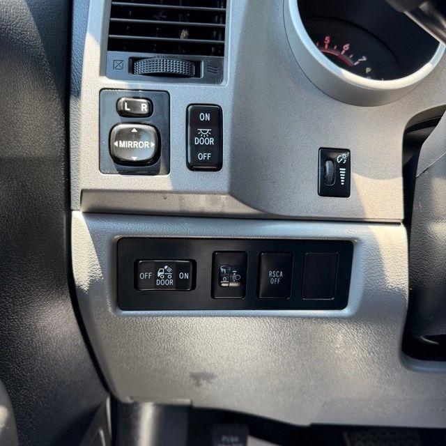 Toyota Tundra  2012
