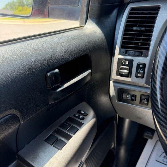 Toyota Tundra  2012