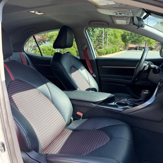 Toyota Camry  2021