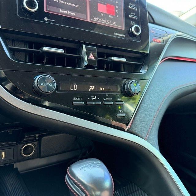 Toyota Camry  2021