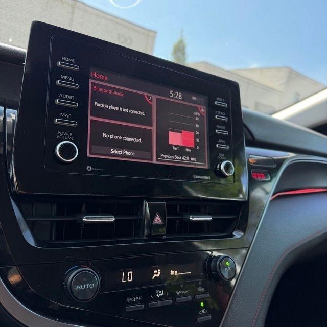 Toyota Camry  2021