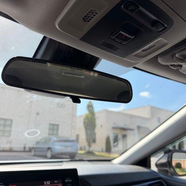Toyota Camry  2021