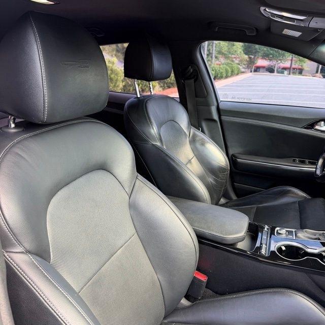 Kia Stinger  2021