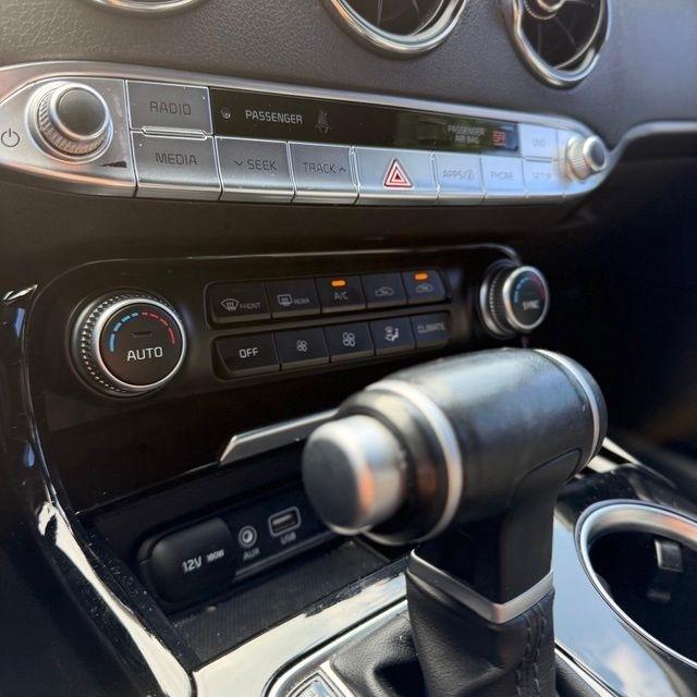 Kia Stinger  2021