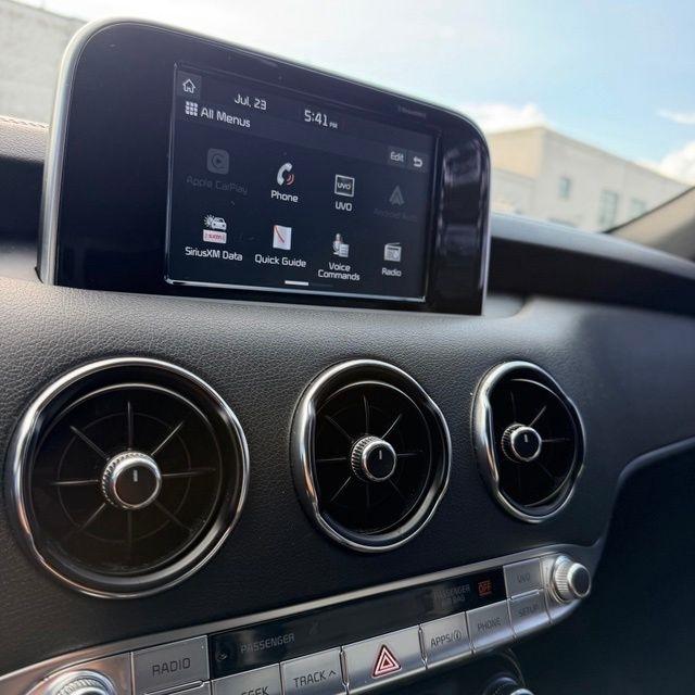 Kia Stinger  2021
