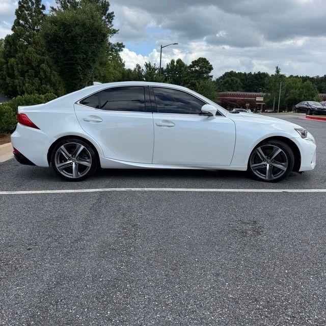 Lexus IS  2018