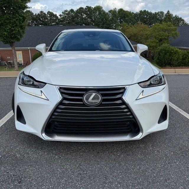 Lexus IS  2018