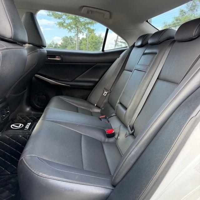 Lexus IS  2018