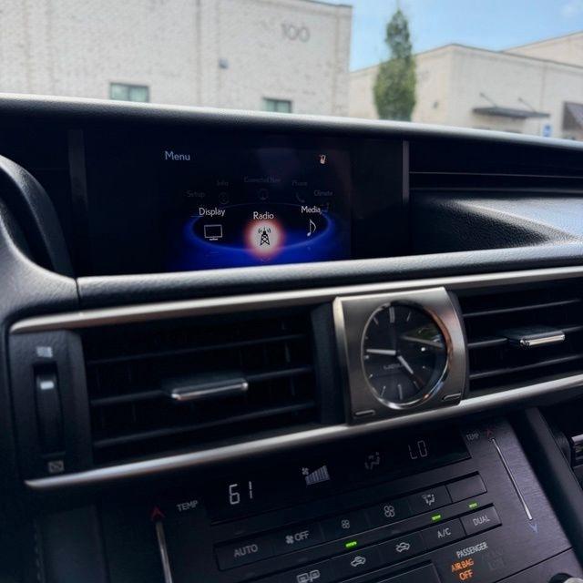 Lexus IS  2018