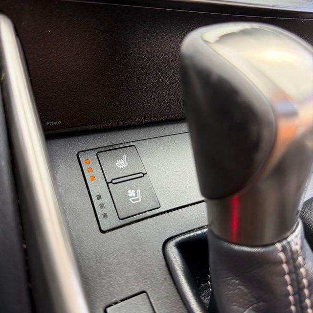 Lexus IS  2018