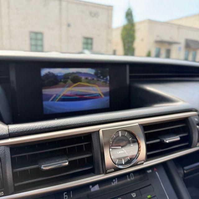 Lexus IS  2018