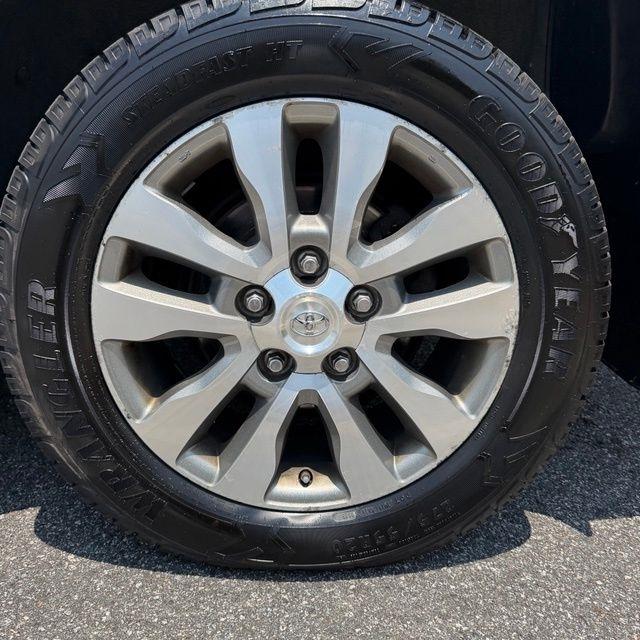 Toyota Sequoia  2017