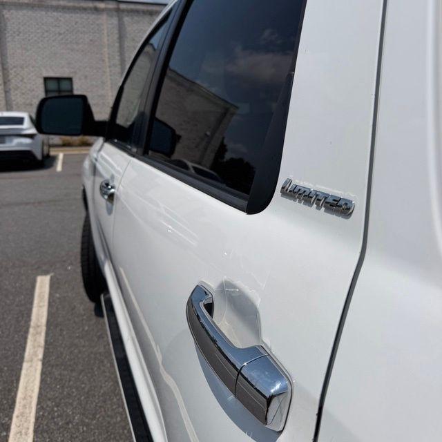 Toyota Sequoia  2017