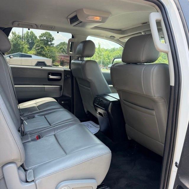 Toyota Sequoia  2017