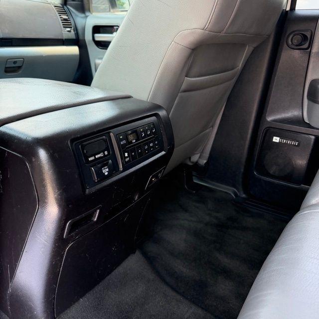 Toyota Sequoia  2017