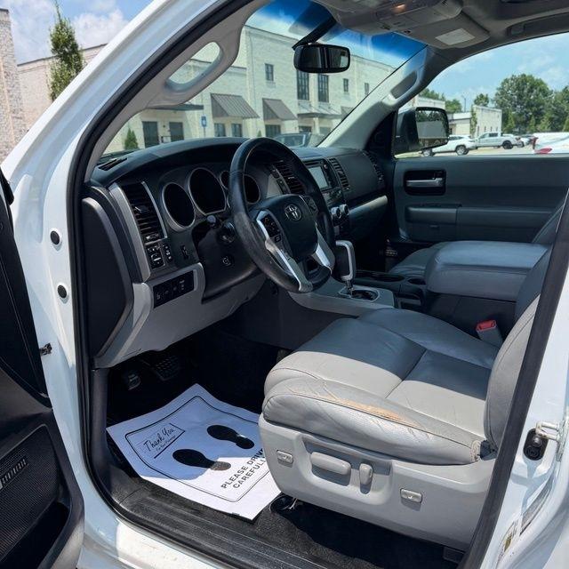 Toyota Sequoia  2017