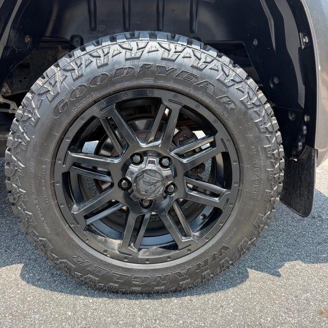 Toyota Tundra  2015