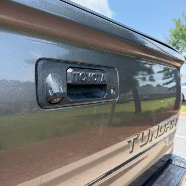 Toyota Tundra  2015