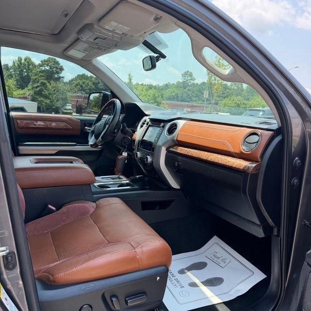 Toyota Tundra  2015