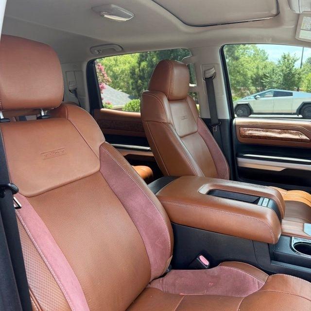 Toyota Tundra  2015